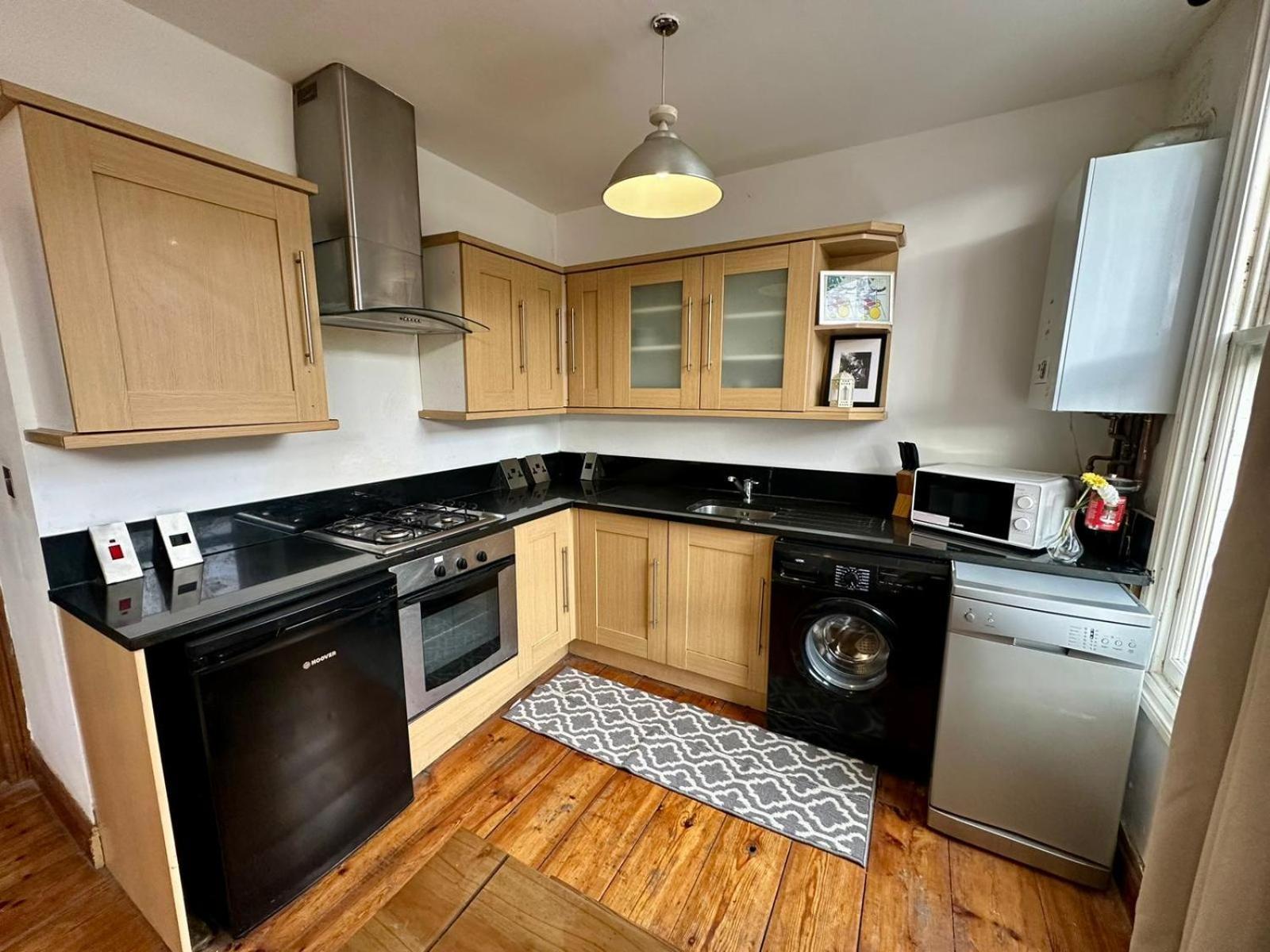 Lovely 1 Bed Apartment 2 Min To Station Лондон Экстерьер фото