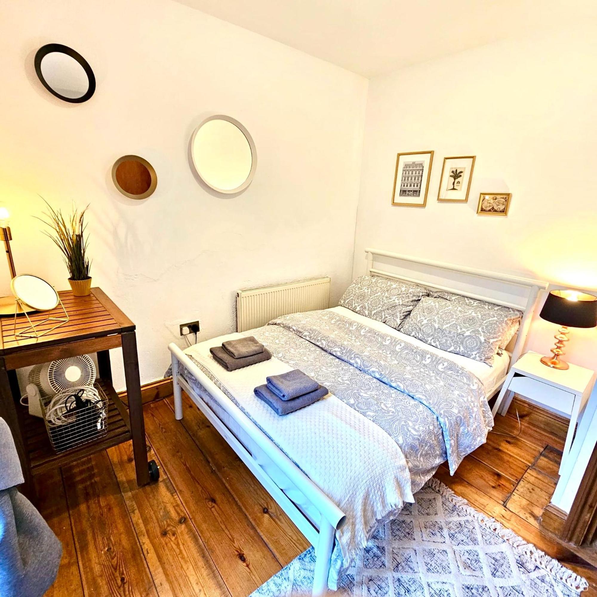 Lovely 1 Bed Apartment 2 Min To Station Лондон Экстерьер фото
